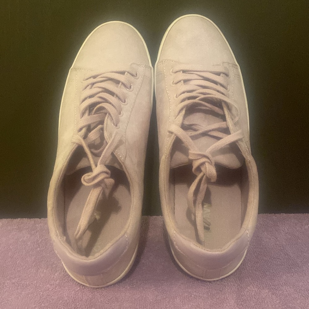 Shoes - Picture 6 of 6